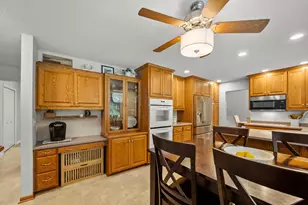 8254 38th St N, Lake Elmo, MN 55042 - Photo 14