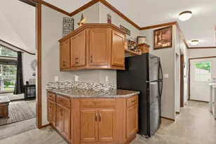 405 N Pleasant Ave, Spring Valley, MN 55975 - Photo 16