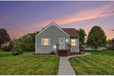305 Oak Avenue SE, Montgomery, MN 56069 - Photo 1