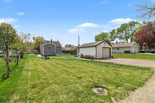 305 Oak Ave SE, Montgomery, MN 56069 - Photo 14