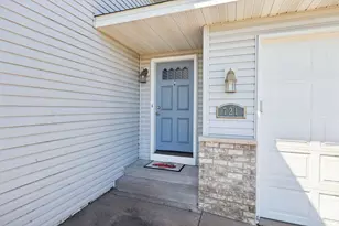 721 Horseshoe Ln, Braham, MN 55006 - Photo 4