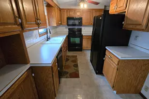801 5th Ave NW, Austin, MN 55912 - Photo 8