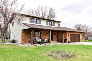 3701 Fairway Rd N, Fargo, ND 58102 - Photo 4