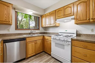513 Laredo Lane, Chanhassen, MN 55317 - Photo 14