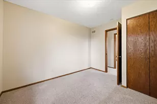 513 Laredo Ln, Chanhassen, MN 55317 - Photo 22