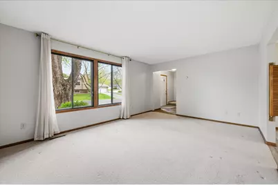 513 Laredo Lane, Chanhassen, MN 55317 - Photo 6