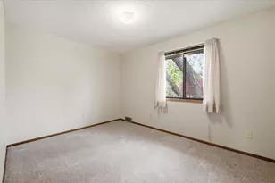 513 Laredo Ln, Chanhassen, MN 55317 - Photo 24