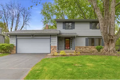 513 Laredo Lane, Chanhassen, MN 55317 - Photo 1