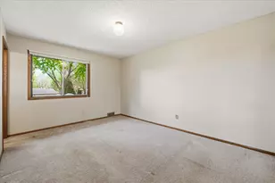 513 Laredo Ln, Chanhassen, MN 55317 - Photo 26