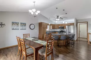 201 Pebble Creek Dr, Mankato, MN 56001 - Photo 10