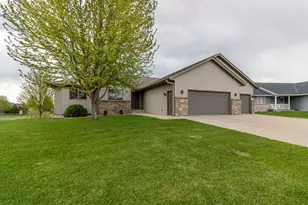 201 Pebble Creek Dr, Mankato, MN 56001 - Photo 1