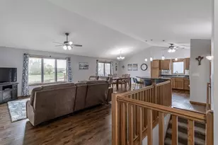 201 Pebble Creek Dr, Mankato, MN 56001 - Photo 6