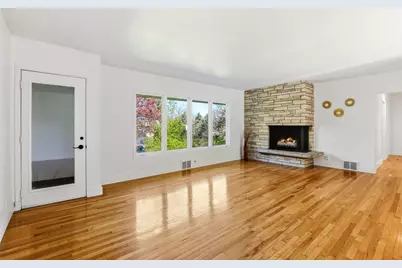 323 Burntside Drive, Golden Valley, MN 55422 - Photo 6