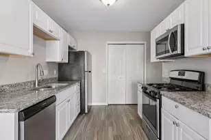 6748 Gretchen Ct N, Oakdale, MN 55128 - Photo 16