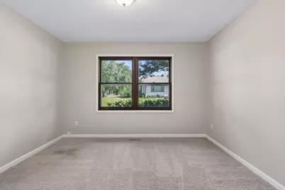 6748 Gretchen Court N, Oakdale, MN 55128 - Photo 22