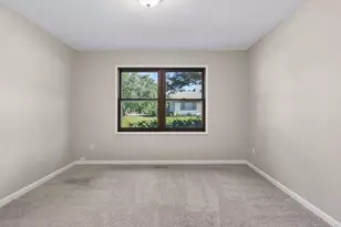 6748 Gretchen Ct N, Oakdale, MN 55128 - Photo 22