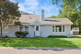 6748 Gretchen Ct N, Oakdale, MN 55128 - Photo 4