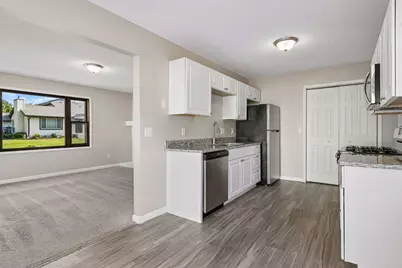 6748 Gretchen Court N, Oakdale, MN 55128 - Photo 14