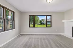 6748 Gretchen Ct N, Oakdale, MN 55128 - Photo 8
