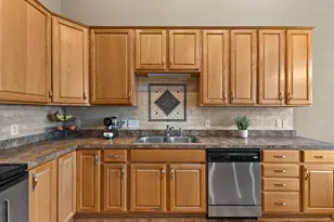 1761 Philipp Dr, Shakopee, MN 55379 - Photo 10