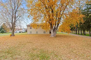 425 W Franklin St, Morristown, MN 55052 - Photo 34