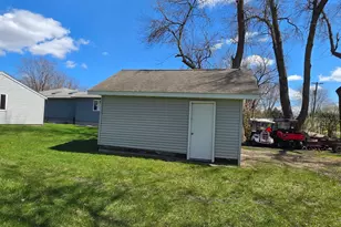710 6th St SW, Wells, MN 56097 - Photo 38