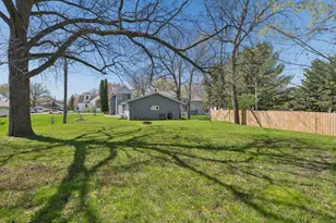 314 Central Dr W, Braham, MN 55006 - Photo 26