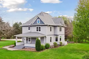 978 Lake Elmo Ave N, Lake Elmo, MN 55042 - Photo 2