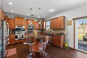 15275 Plumstone Dr, Eden Prairie, MN 55347 - Photo 8