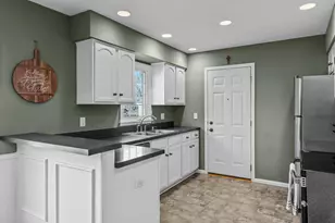 942 Hopewell Ln, Apple Valley, MN 55124 - Photo 10