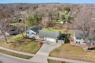 942 Hopewell Ln, Apple Valley, MN 55124 - Photo 2