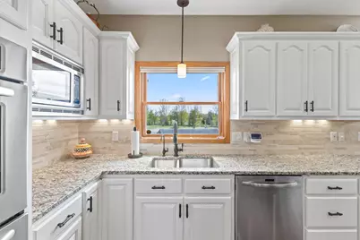 744 Theis Drive, Shakopee, MN 55379 - Photo 10