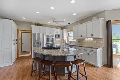 744 Theis Drive, Shakopee, MN 55379 - Photo 8