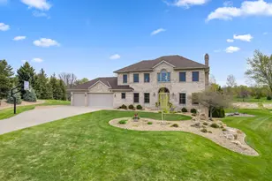 744 Theis Dr, Shakopee, MN 55379 - Photo 2