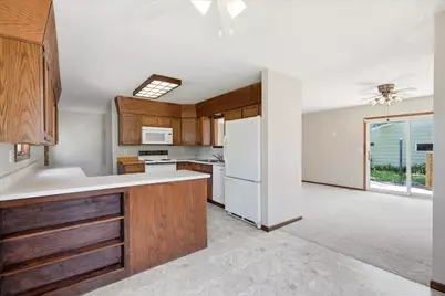 10050 Palm Street NW, Coon Rapids, MN 55433 - Photo 6
