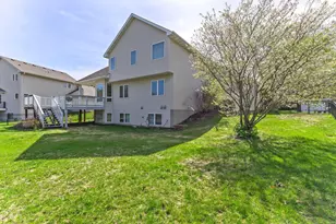1672 Windsor Dr S, Shakopee, MN 55379 - Photo 70