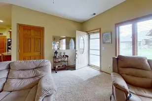 1614 Thunderbird Rd, Marshall, MN 56258 - Photo 4