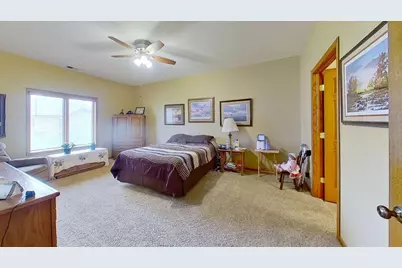 1614 Thunderbird Road, Marshall, MN 56258 - Photo 10