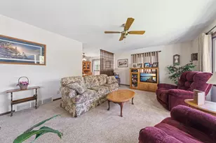 555 13th St NE, Owatonna, MN 55060 - Photo 4