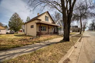 304 2nd Ave NW, Chisholm, MN 55719 - Photo 6