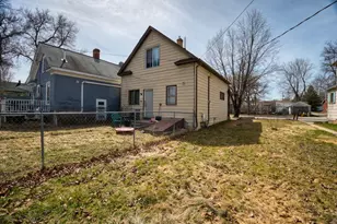 304 2nd Ave NW, Chisholm, MN 55719 - Photo 4