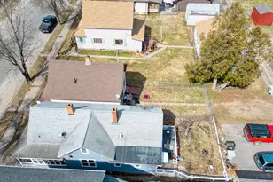 304 2nd Ave NW, Chisholm, MN 55719 - Photo 8