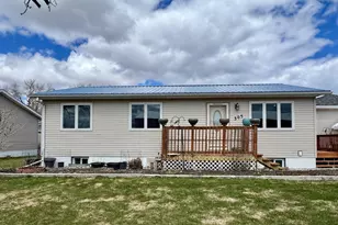 305 Lincoln St SE, Warroad, MN 56763 - Photo 1