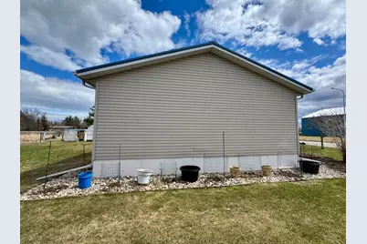 305 Lincoln Street SE, Warroad, MN 56763 - Photo 22