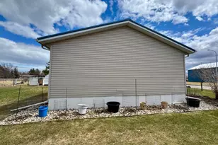 305 Lincoln St SE, Warroad, MN 56763 - Photo 22