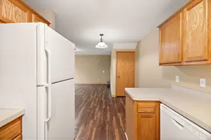 208 E Orchard St, Belle Plaine, MN 56011 - Photo 12
