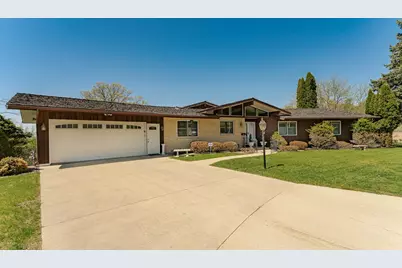 1607 Wilshire Court NE, Rochester, MN 55906 - Photo 12
