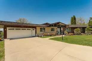 1607 Wilshire Ct NE, Rochester, MN 55906 - Photo 12