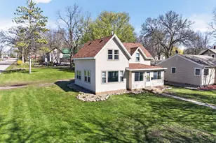 403 Lake St, Alexandria, MN 56308 - Photo 2