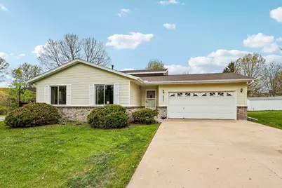 931 Chestnut Street, Taylors Falls, MN 55084 - Photo 2